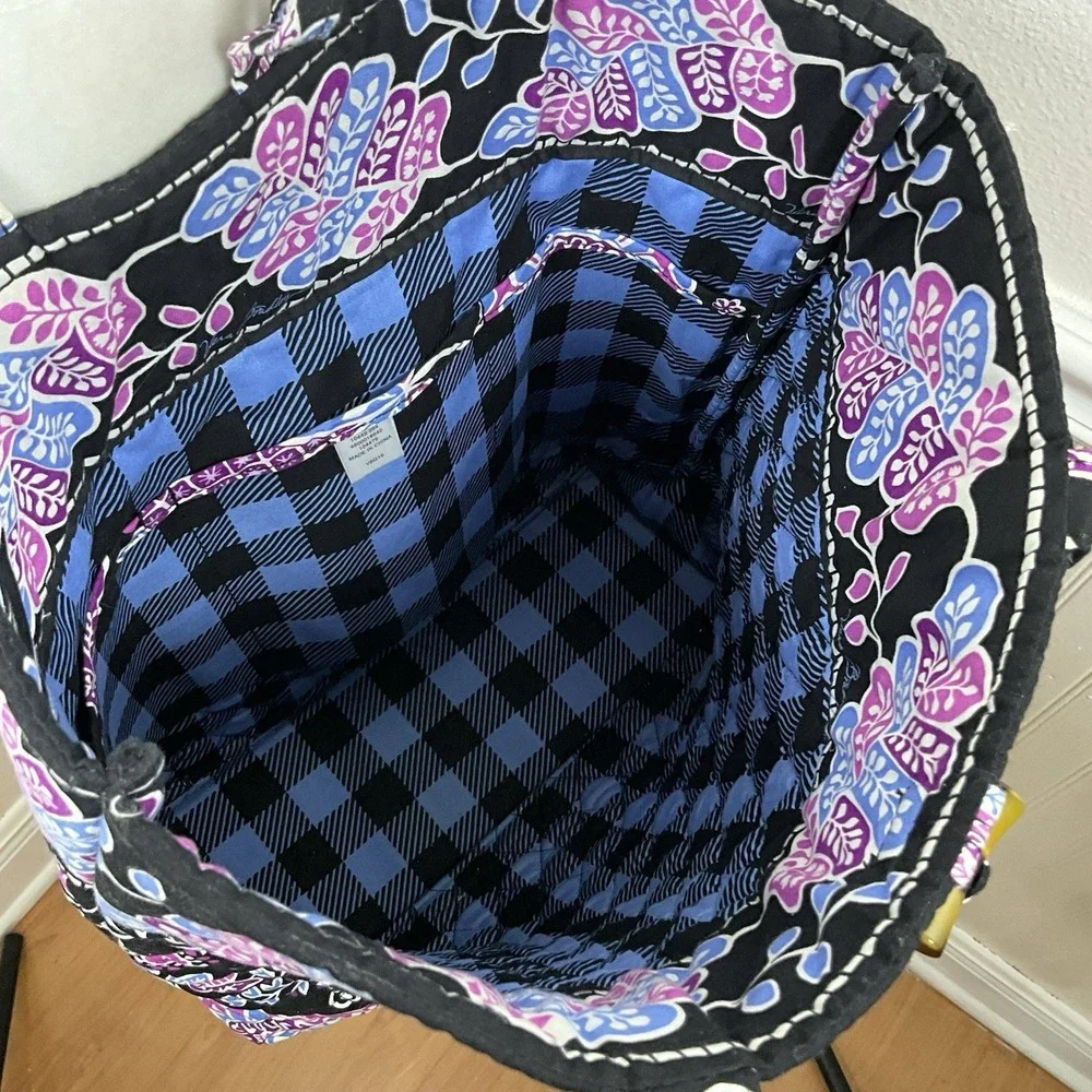 Vera Bradley Black‎ Floral Tote Handbag Checkered Inside Floral Toggle Closure